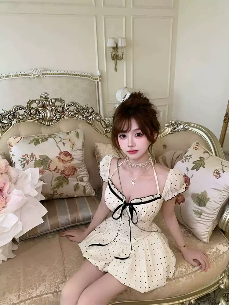 【dress】ドット柄バルーンワンピース Q8554
