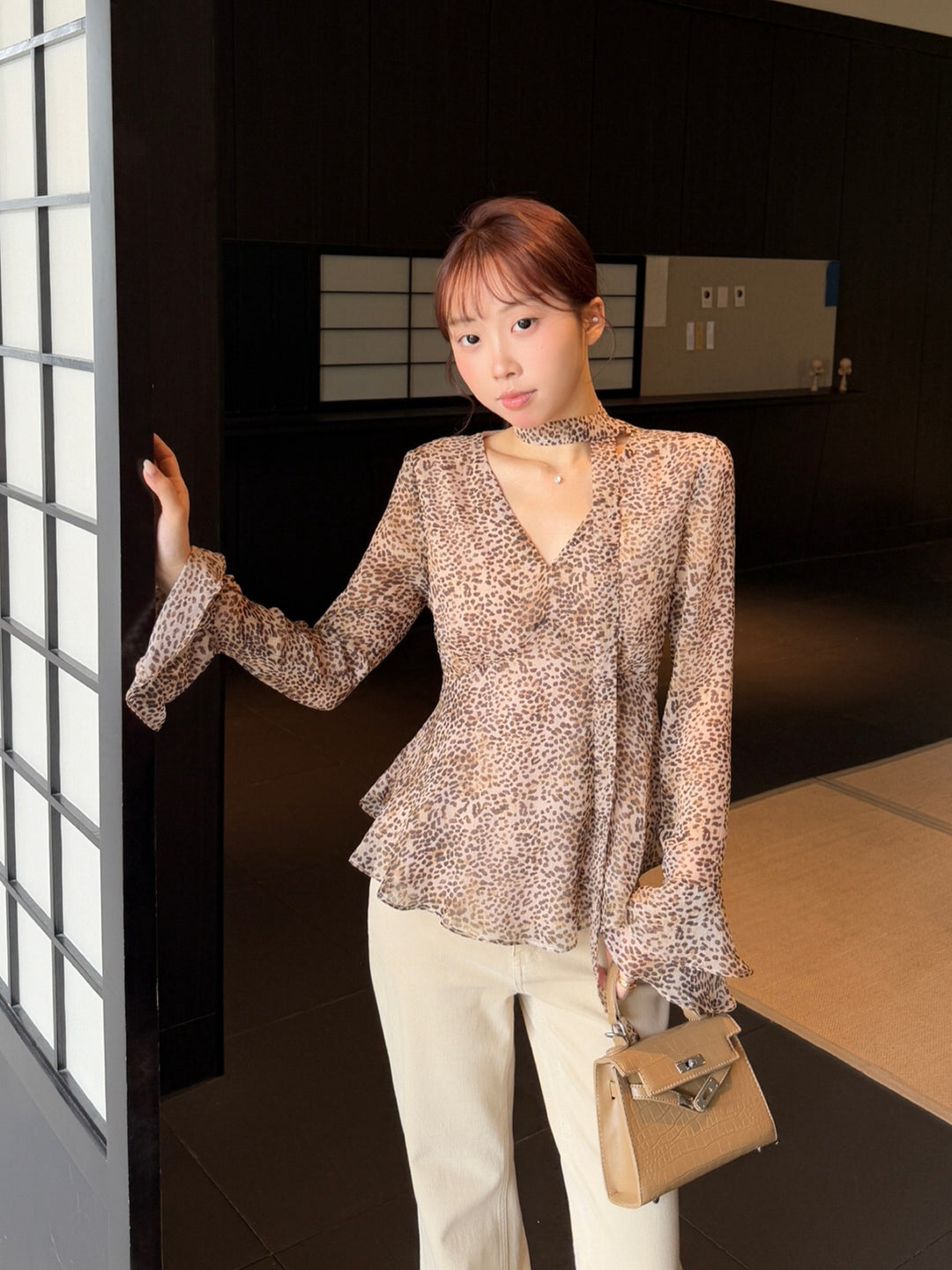 【tops】スカーフ付きvネックトップス Q9048