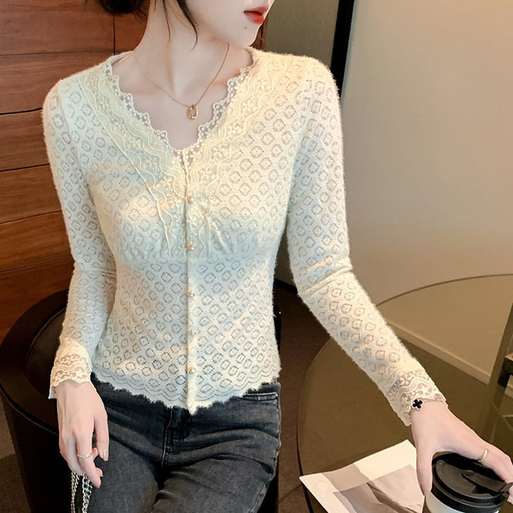 【tops】柔らかくて優しい印象Vネックレーストップス　M17616