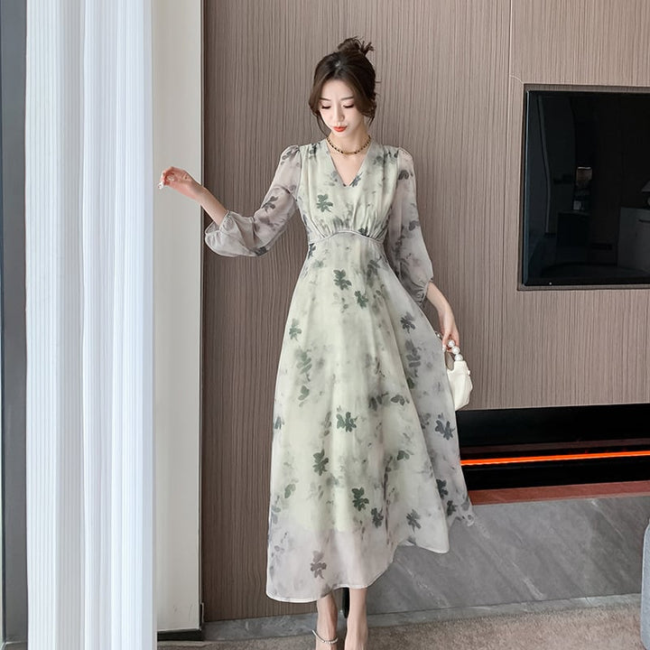 【dress】主役級Vネックプリントデートワンピース　M17612