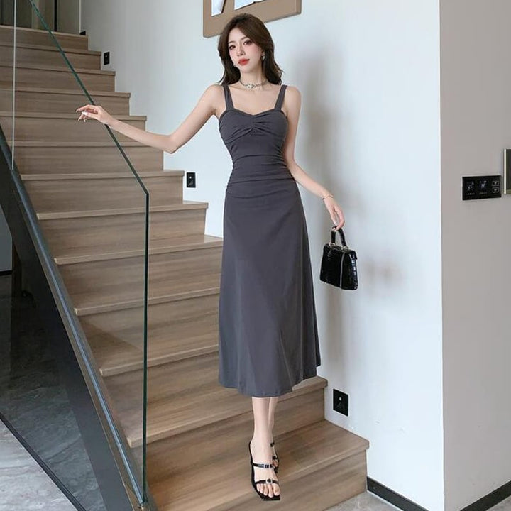 【dress】人気を独占中 キャミワンピース着瘦せ大活躍　M17187