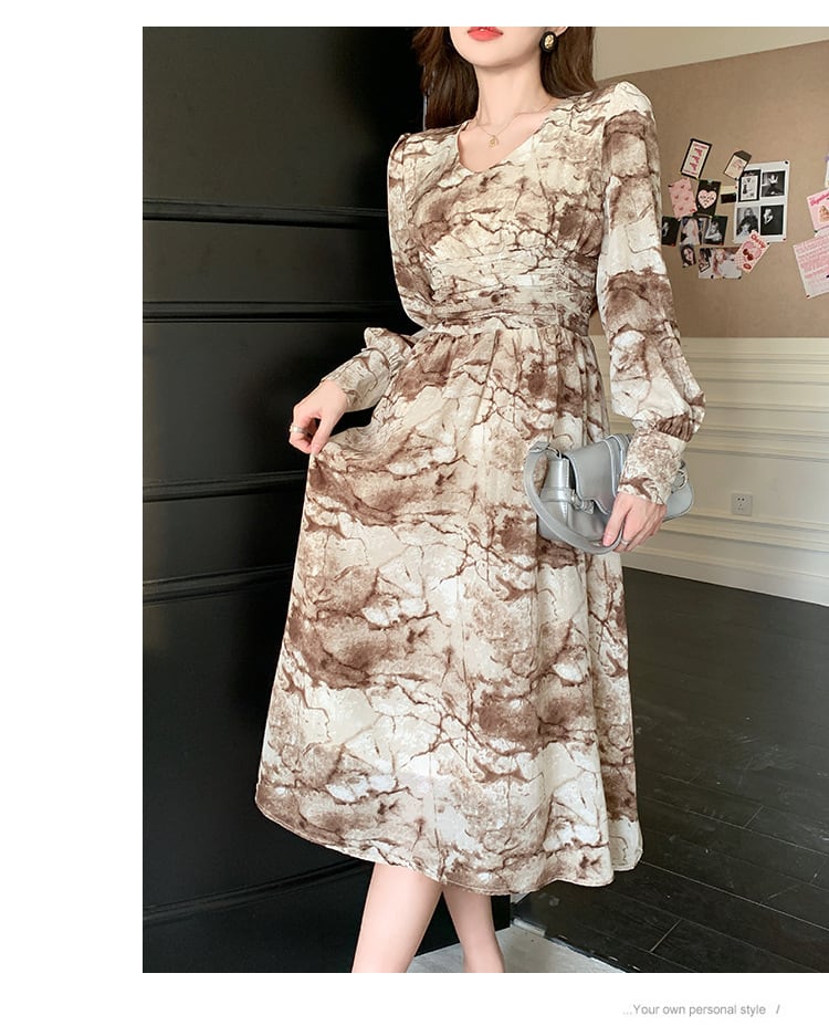 【dress】美人度アップVネックデートワンピース着瘦せ　M17429