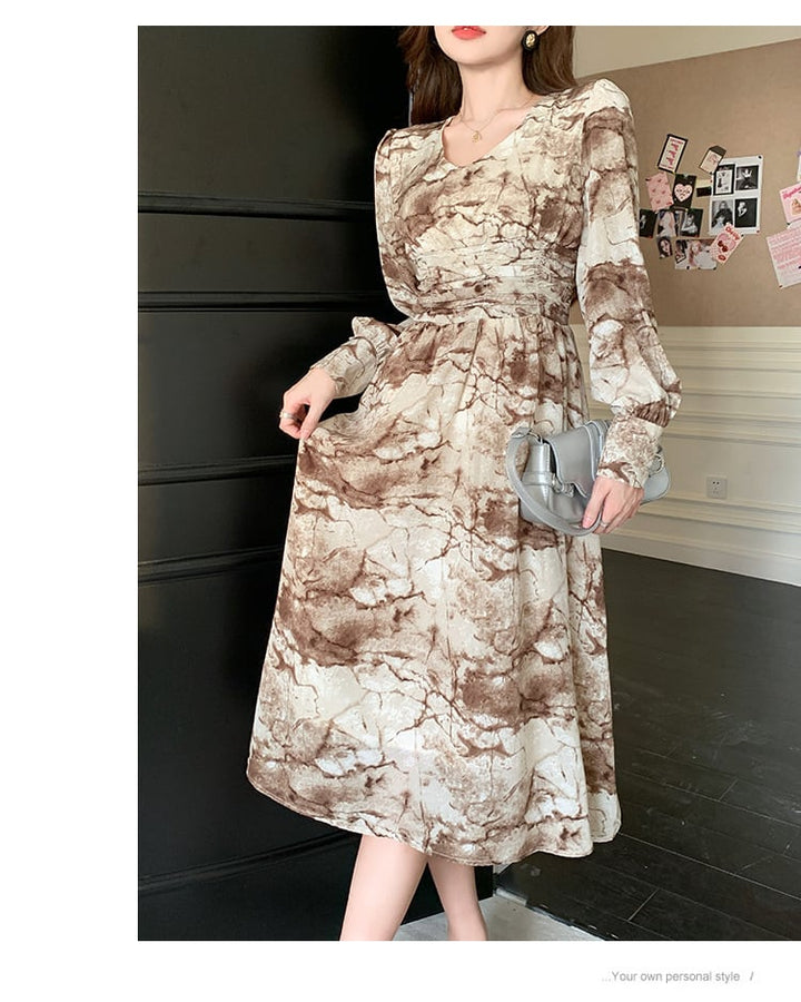 【dress】美人度アップVネックデートワンピース着瘦せ　M17429