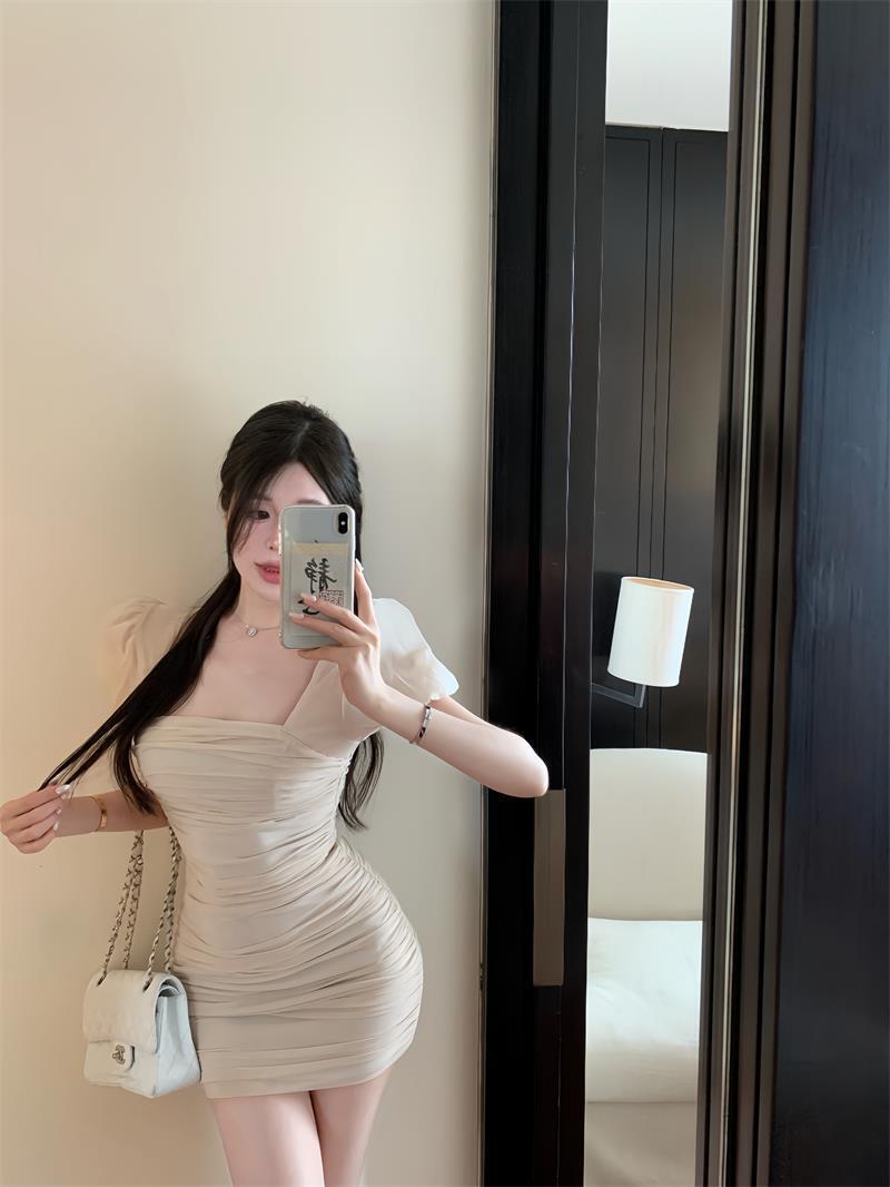 【dress】人気アイテム ! パフスリーブワンピース着瘦せオシャレ　M16768