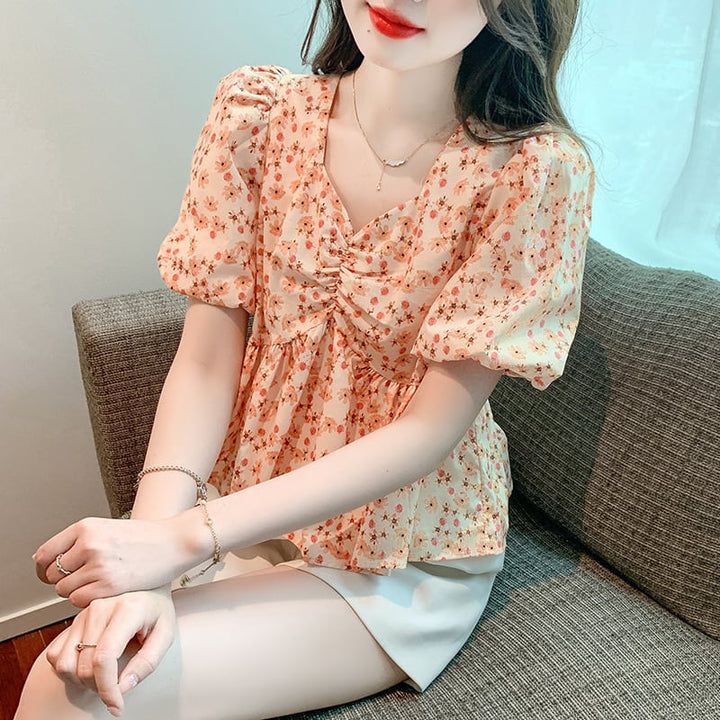 【tops】人気アイテム ! スウィート一目惚れ花柄トップス　M17163