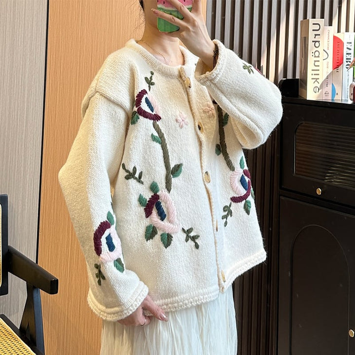 【outer】クルーネック刺繍ニットカーディガン　M17890