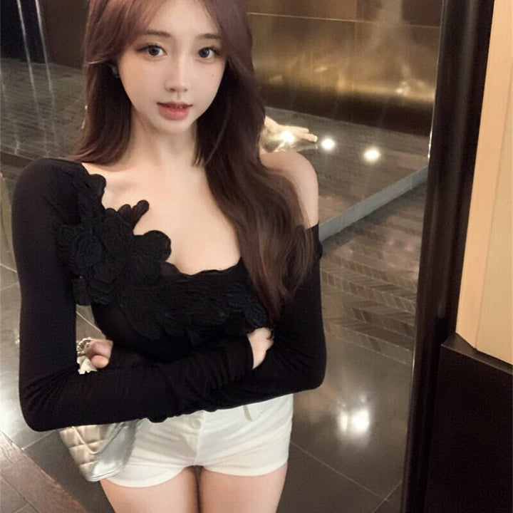 【tops】オフショルダー刺繍長袖Tシャツ　M29487
