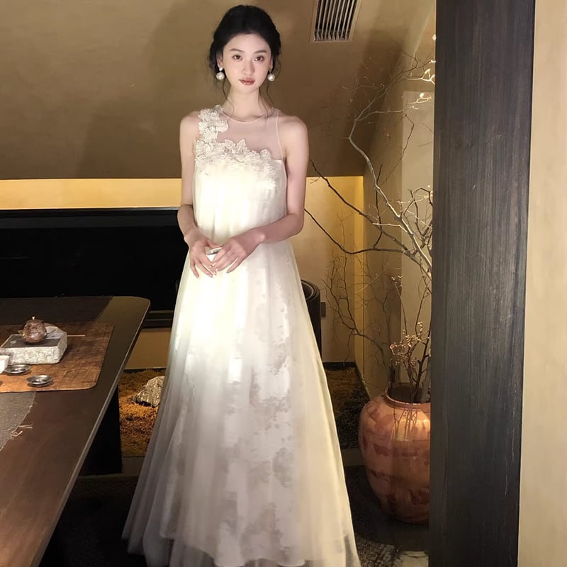 【dress】立体感フラワーノースリーブチュールワンピース Q8409