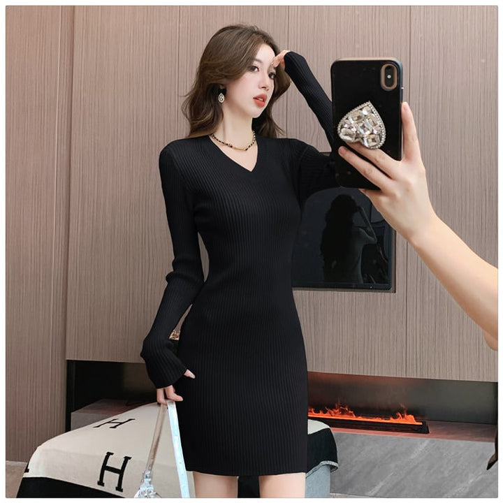 【dress】早い者勝ちVネックニットワンピース　M17588