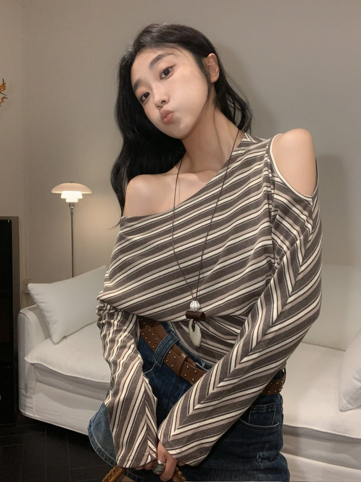 【tops】ネックレス付きワンショルダートップス Q9016