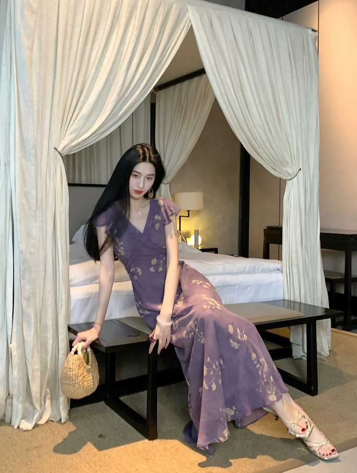 【dress】Vネックフラワー柄ロングワンピース Q8550