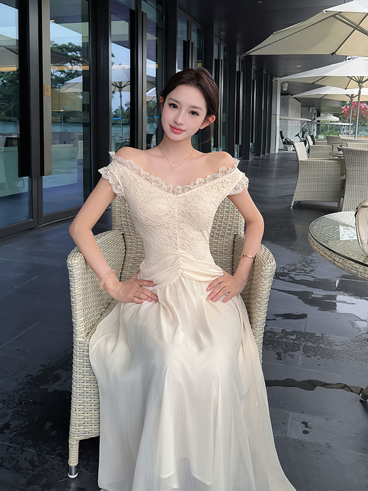 【dress】オフショルダーレースドッキングワンピース Q8633