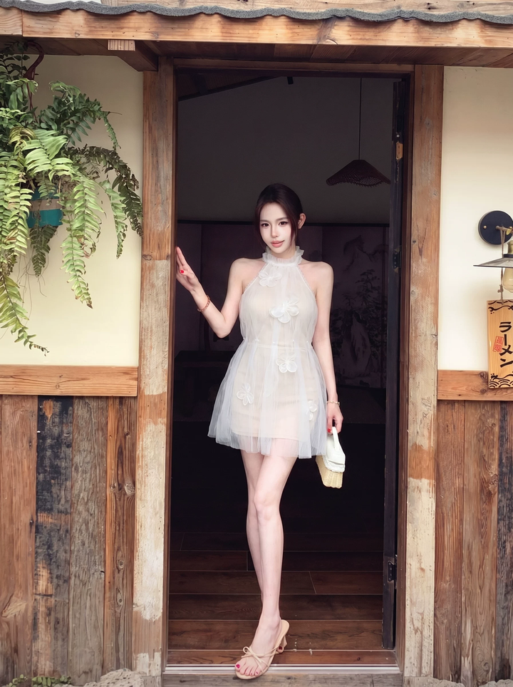 【dress】立体感フラワー付きチュールミニワンピース Q8556