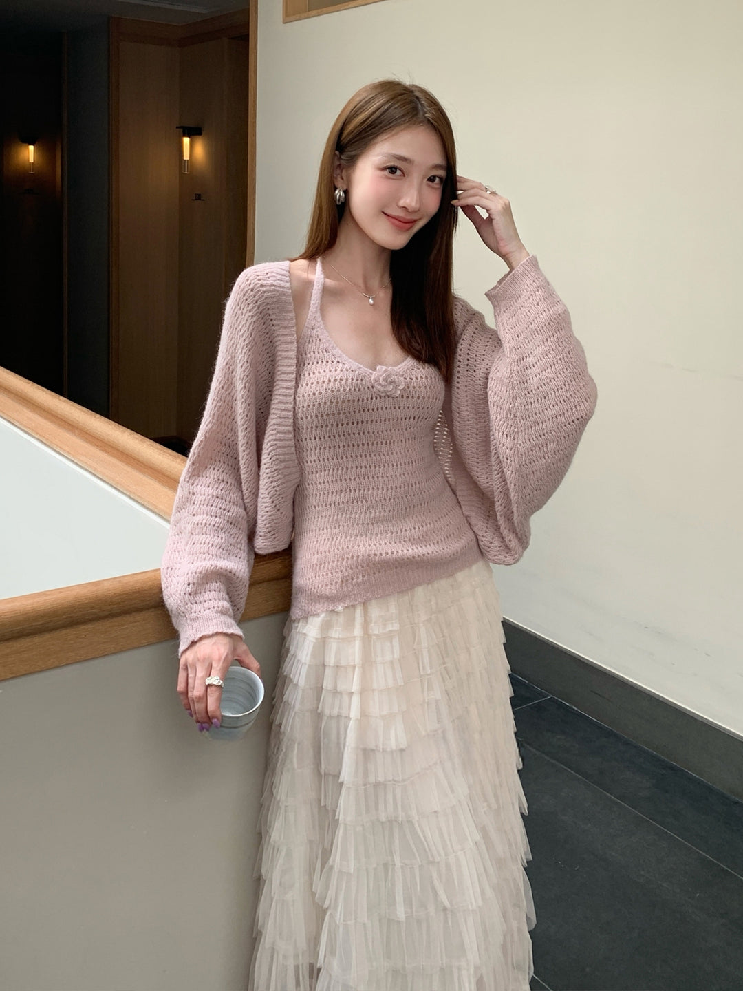 【set】立体感フラワー付きニットキャミソール×ニットカーディガンセット Q8962