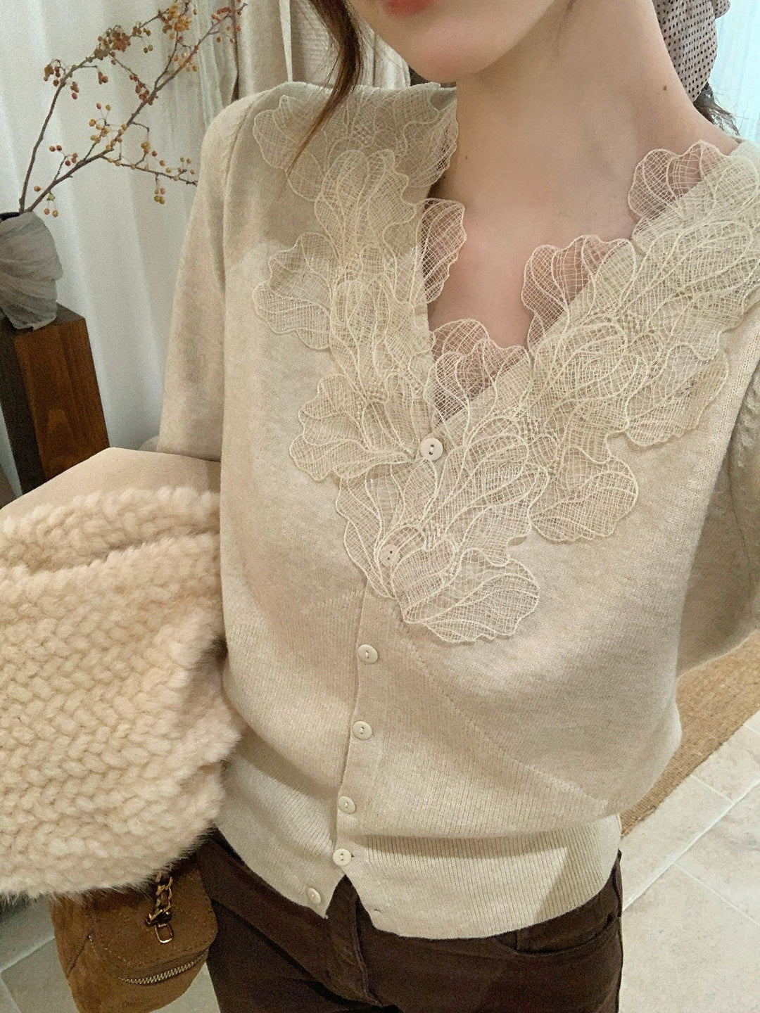 【outer】刺繍レース付きニットカーディガン Q9288