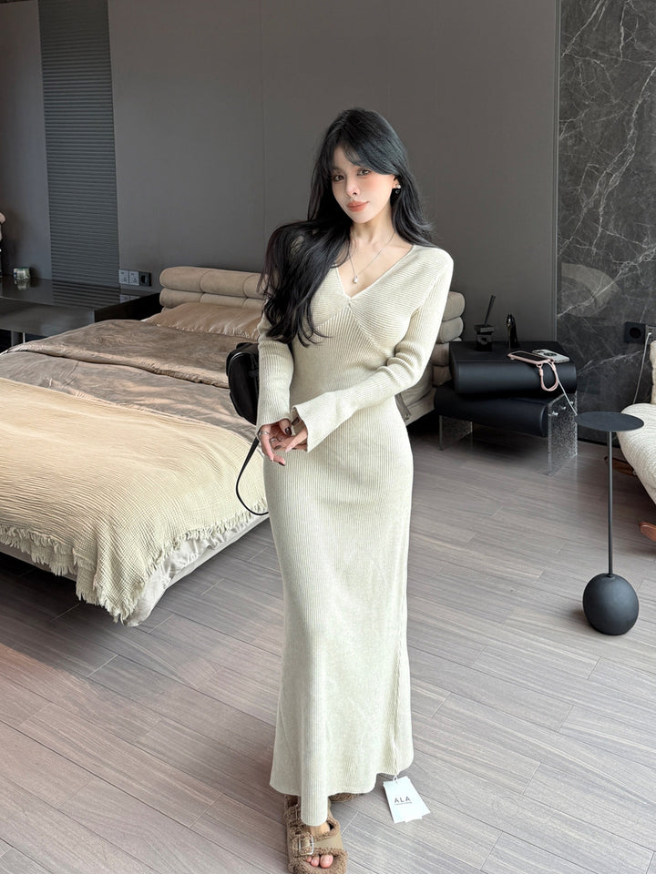 【dress】Vネックロングニットワンピース Q9187