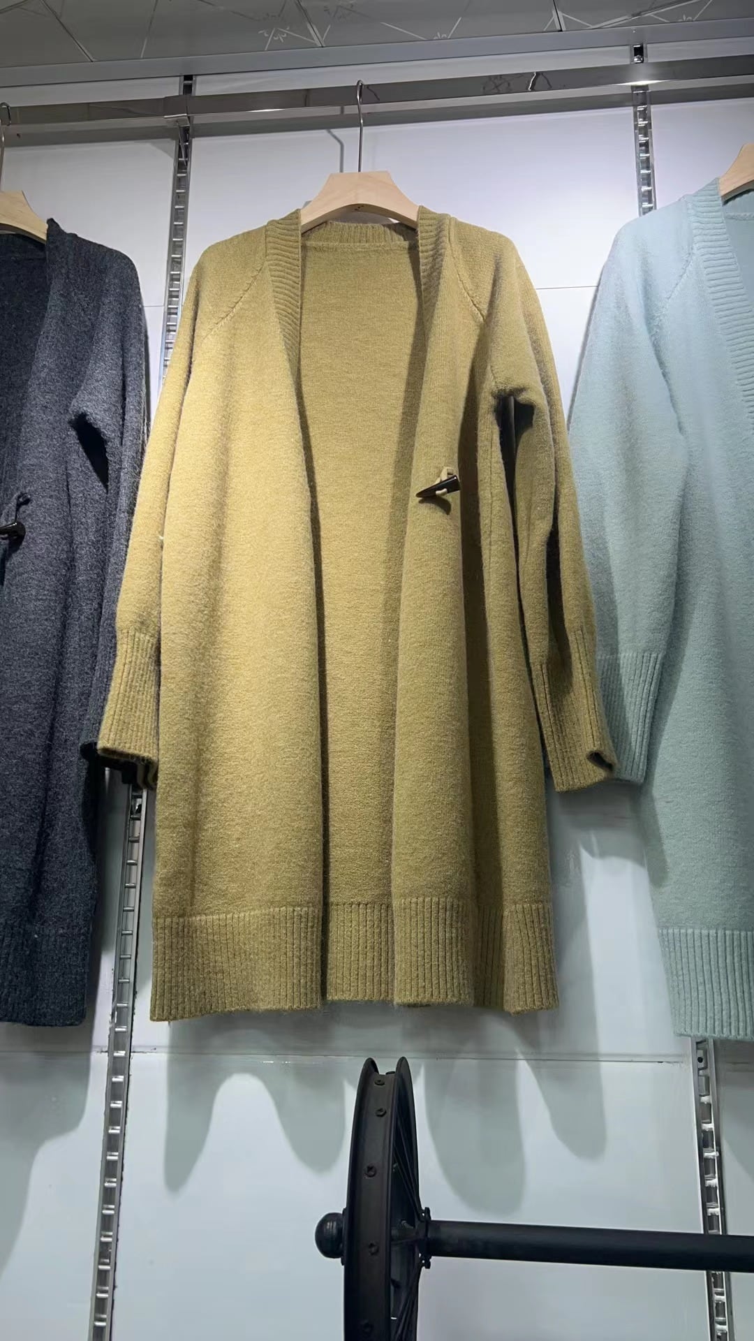 【outer】ロング丈Vネックニットカーディガン　M17823