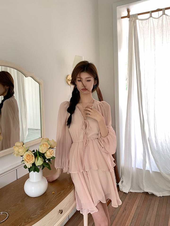 【dress】柔らかくて優しい印象Vネックデートワンピース　M17013