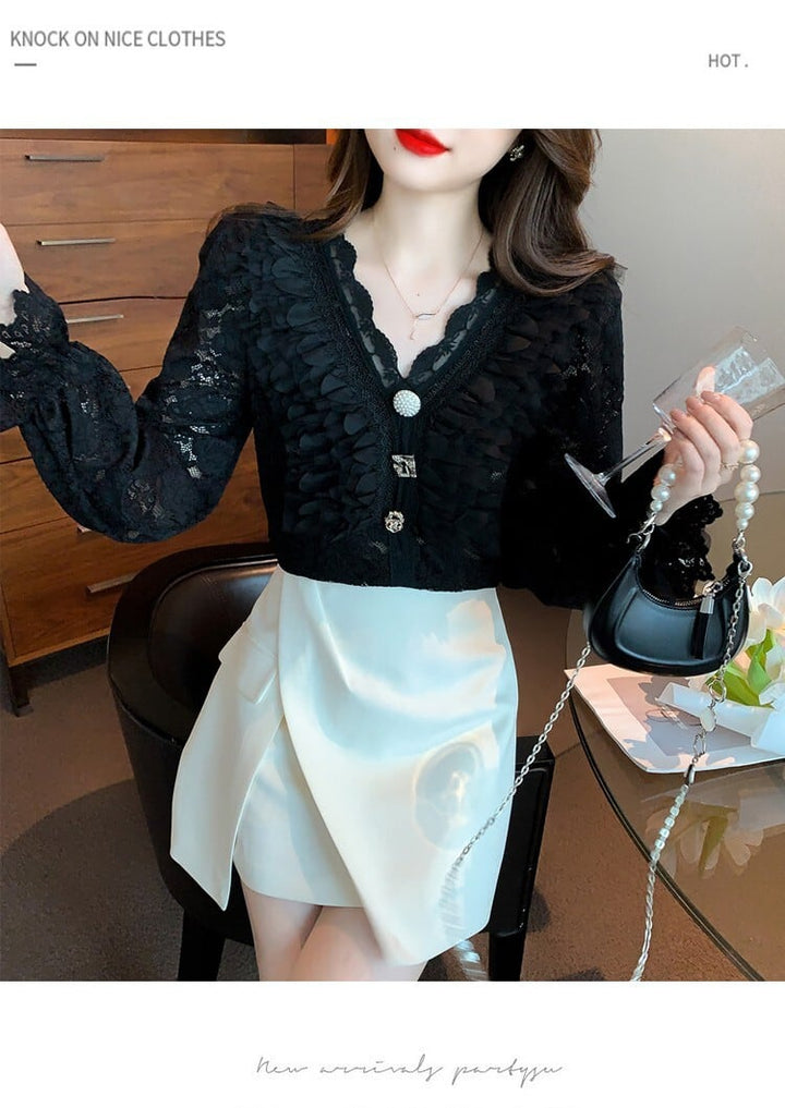 【tops】気質満点大人可愛いVネックレーストップス　M17604