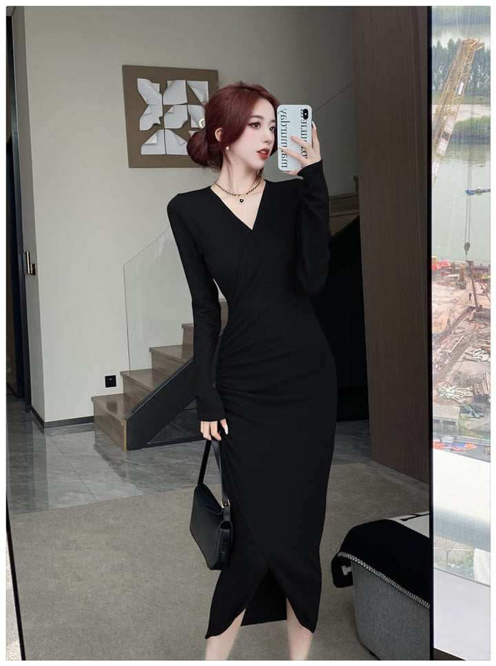 【dress】細身効果抜群♪Vネックスリットニットワンピース　M17486
