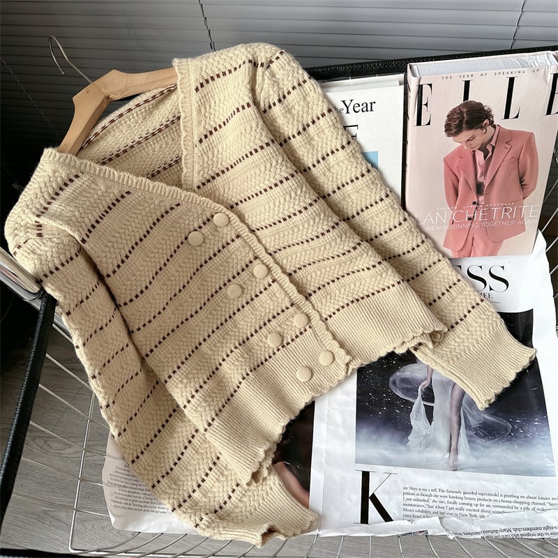 【outer】ダブルボタンVネックニットカーデ　M18275