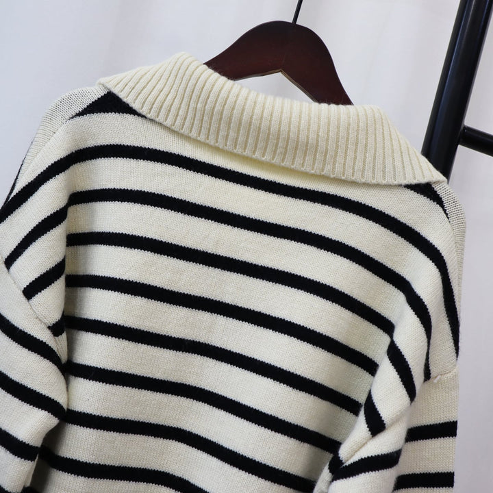 【tops】クルーネックボーダー柄ニットセーター　M17997
