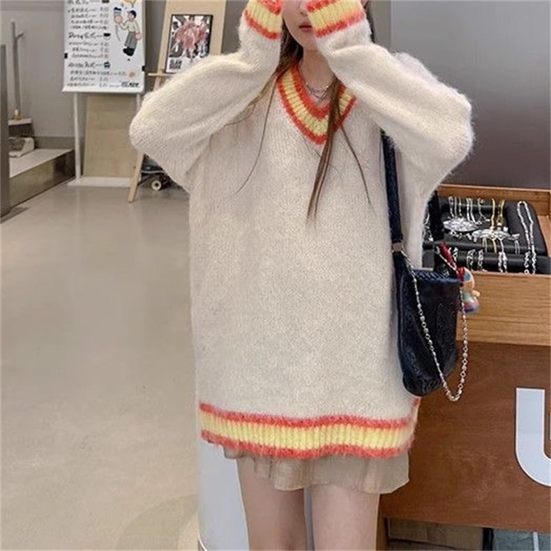 【tops】配色切り替えVネックニットセーター　M17790