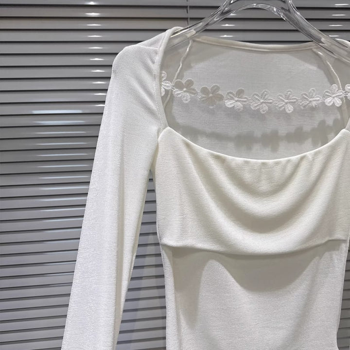 【tops】スクエアネックフラワーレーストップス Q8009
