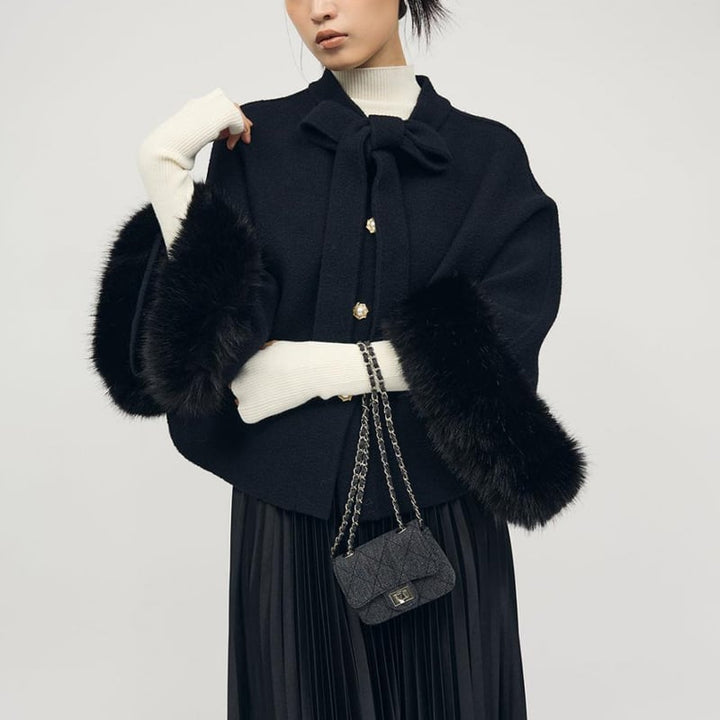 【outer】ファー付きケープ Q7704