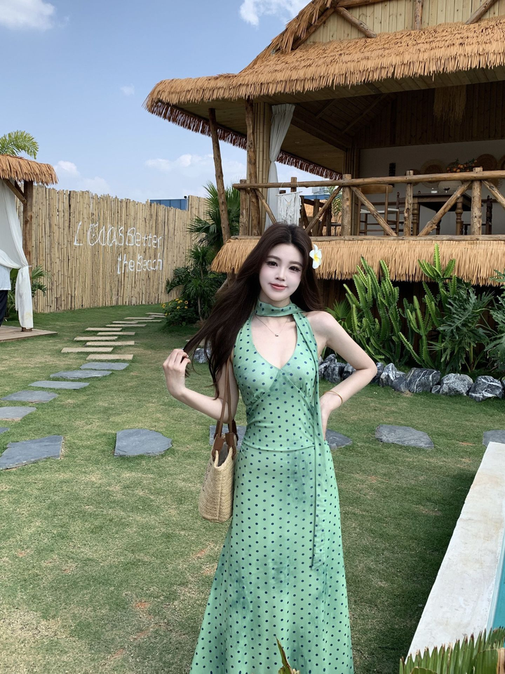 【dress】スカーフ付きドット柄ホルターネックロングワンピース Q8533