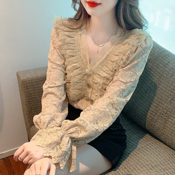 【tops】気質満点大人可愛いVネックレーストップス　M17604