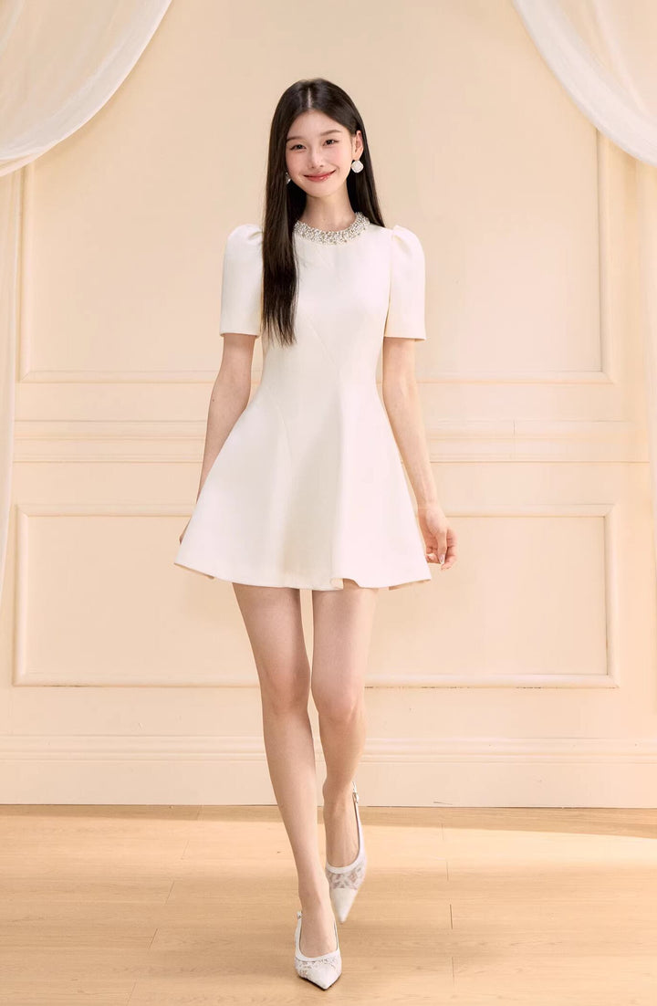 【dress】パール付きAラインフレアワンピース Q8463