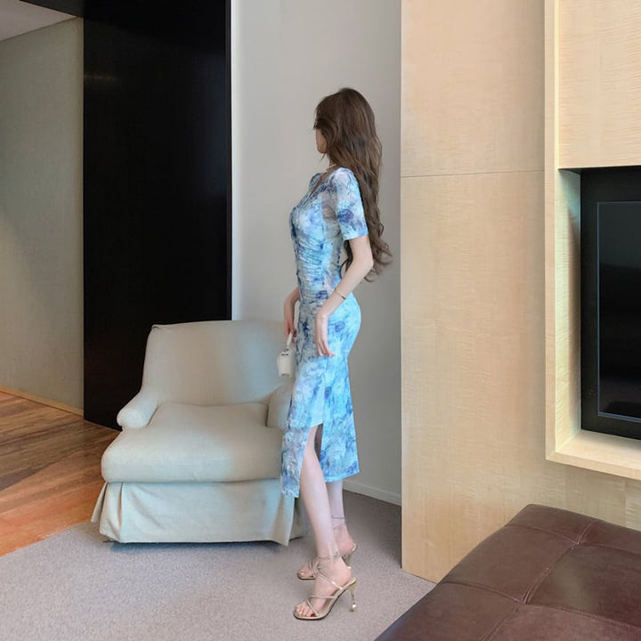【dress】美人度アップVネックプリントワンピーススリット　M17424