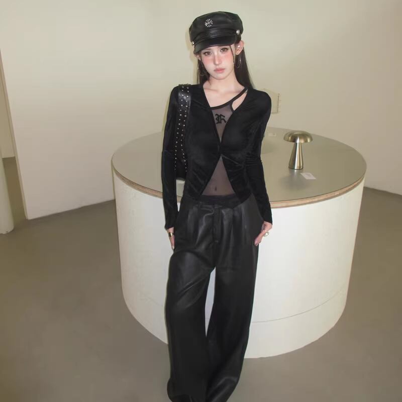 【tops】フェイクレイヤードチュールドッキングベルベットトップス Q8024