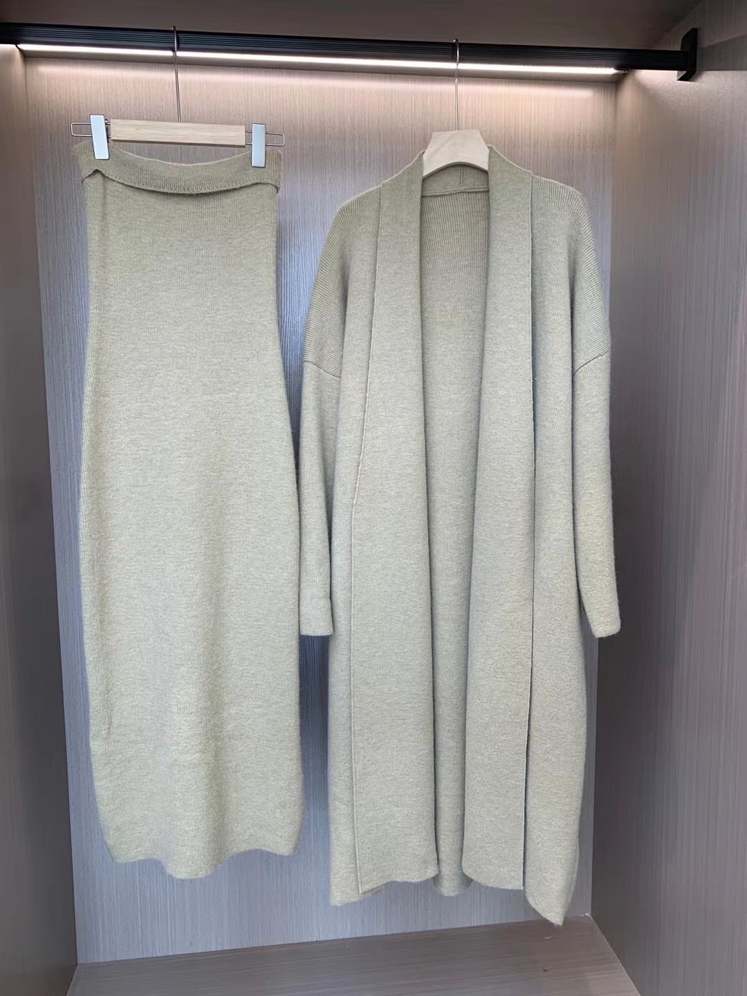 【set】ロング丈ニットカーデ×ワンピース　M18090