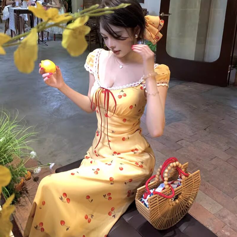 dress】レース付きチェリー柄ワンピース Q8332 – NANASTYLE