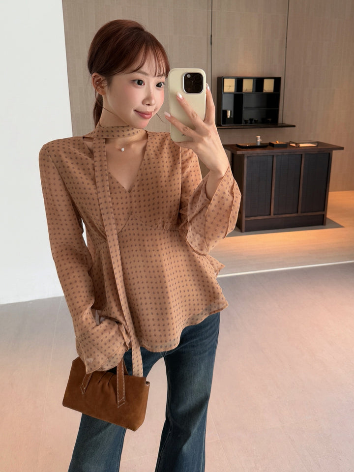 【tops】スカーフ付きvネックトップス Q9048