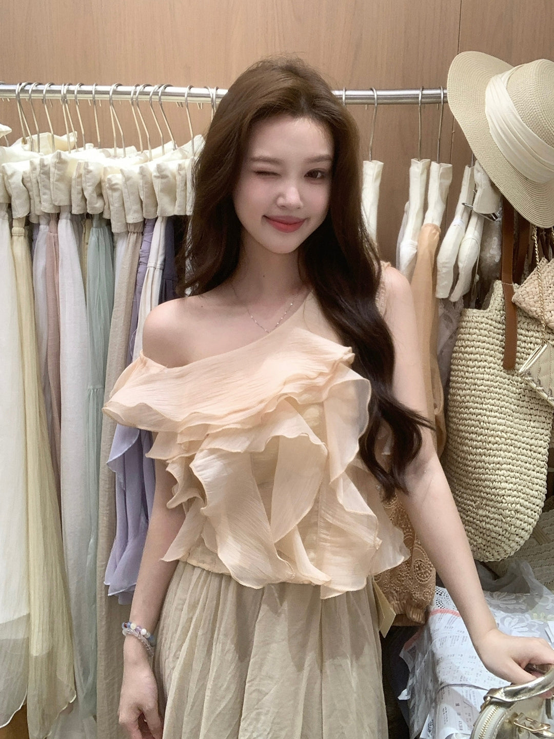 【tops】ワンショルダーギャザーフリルトップス Q8659