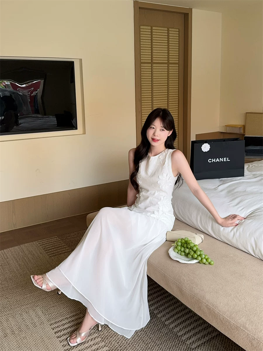 【dress】ノースリーブ刺繍フラワーロングワンピース Q8541