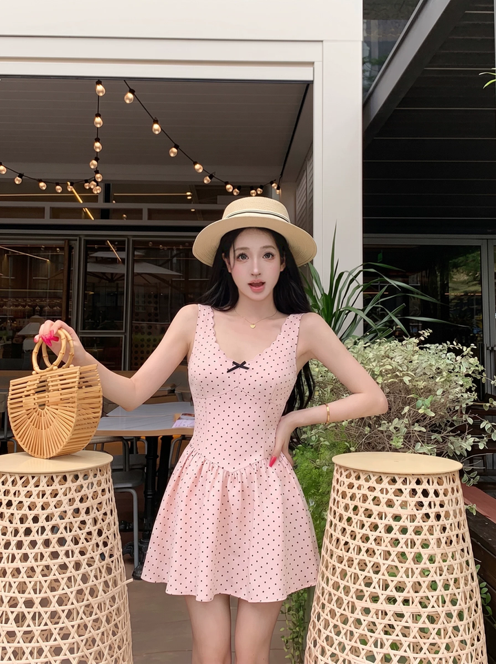 【dress】ドット柄ノースリーブミニワンピース Q8563