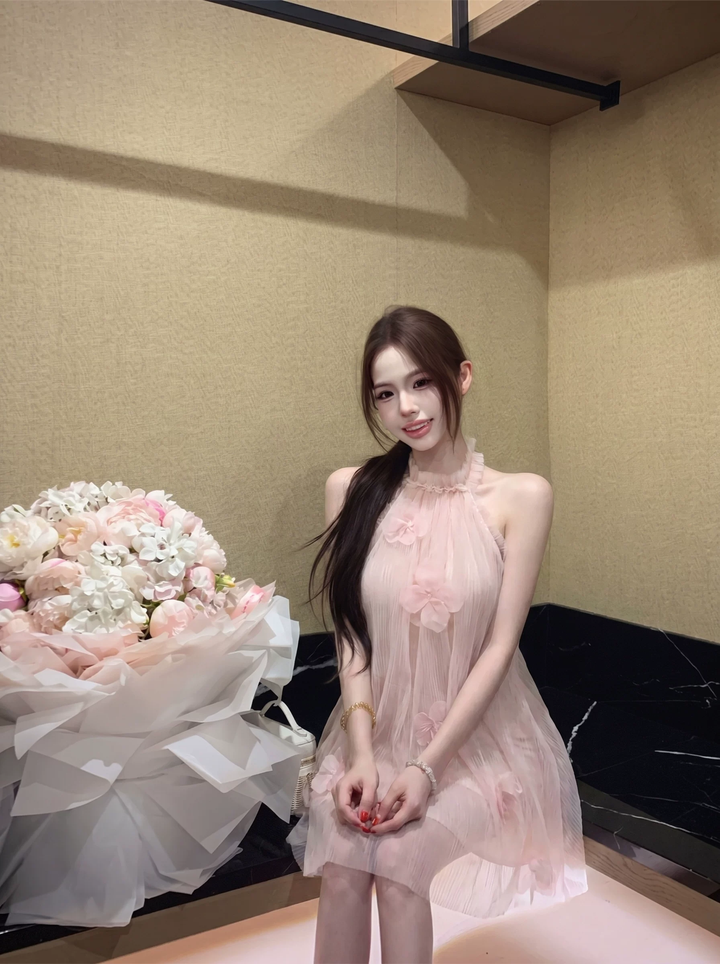 【dress】立体感フラワー付きチュールミニワンピース Q8556