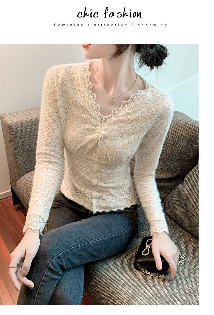【tops】柔らかくて優しい印象Vネックレーストップス　M17616