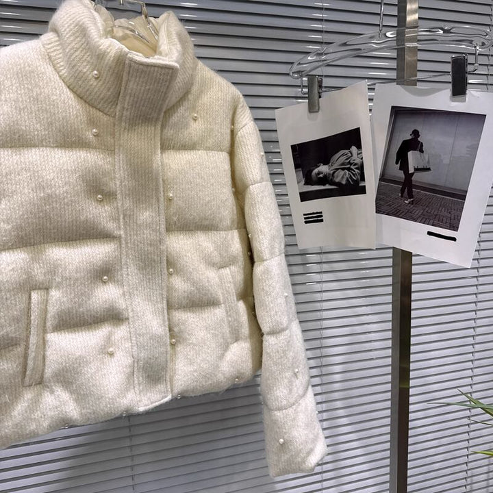 【outer】パール付きハイネック中綿コート Q7332