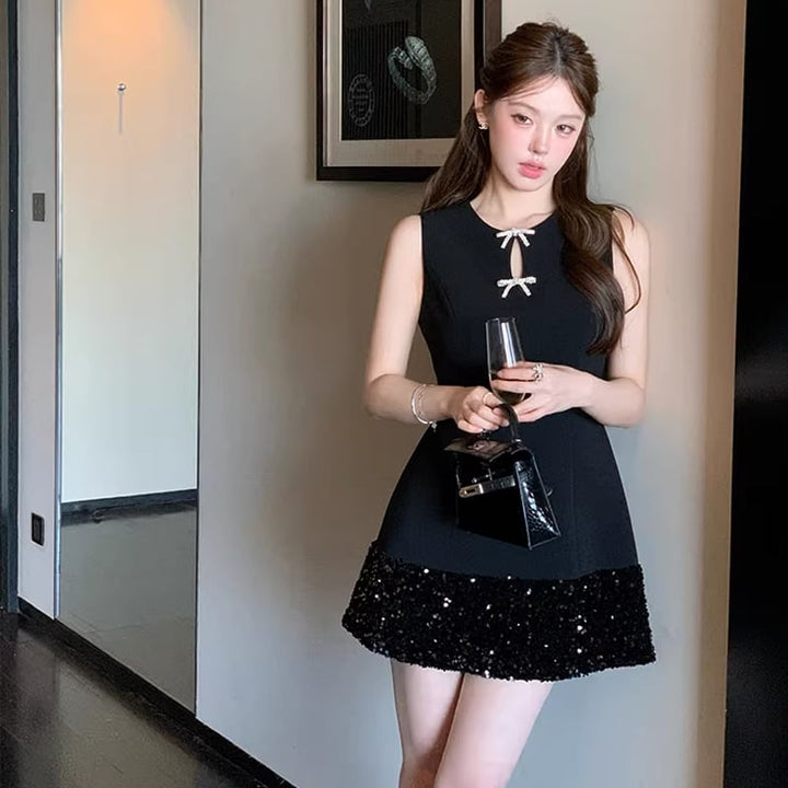 【dress】ノースリーブラインストーン付きミニワンピース Q8393