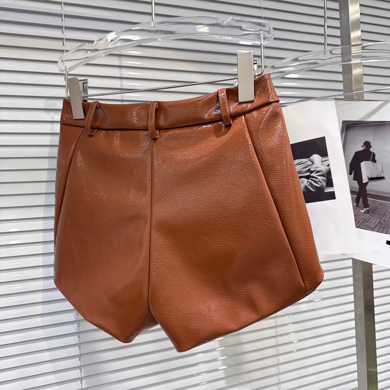 【bottoms】PUショートパンツ Q8106