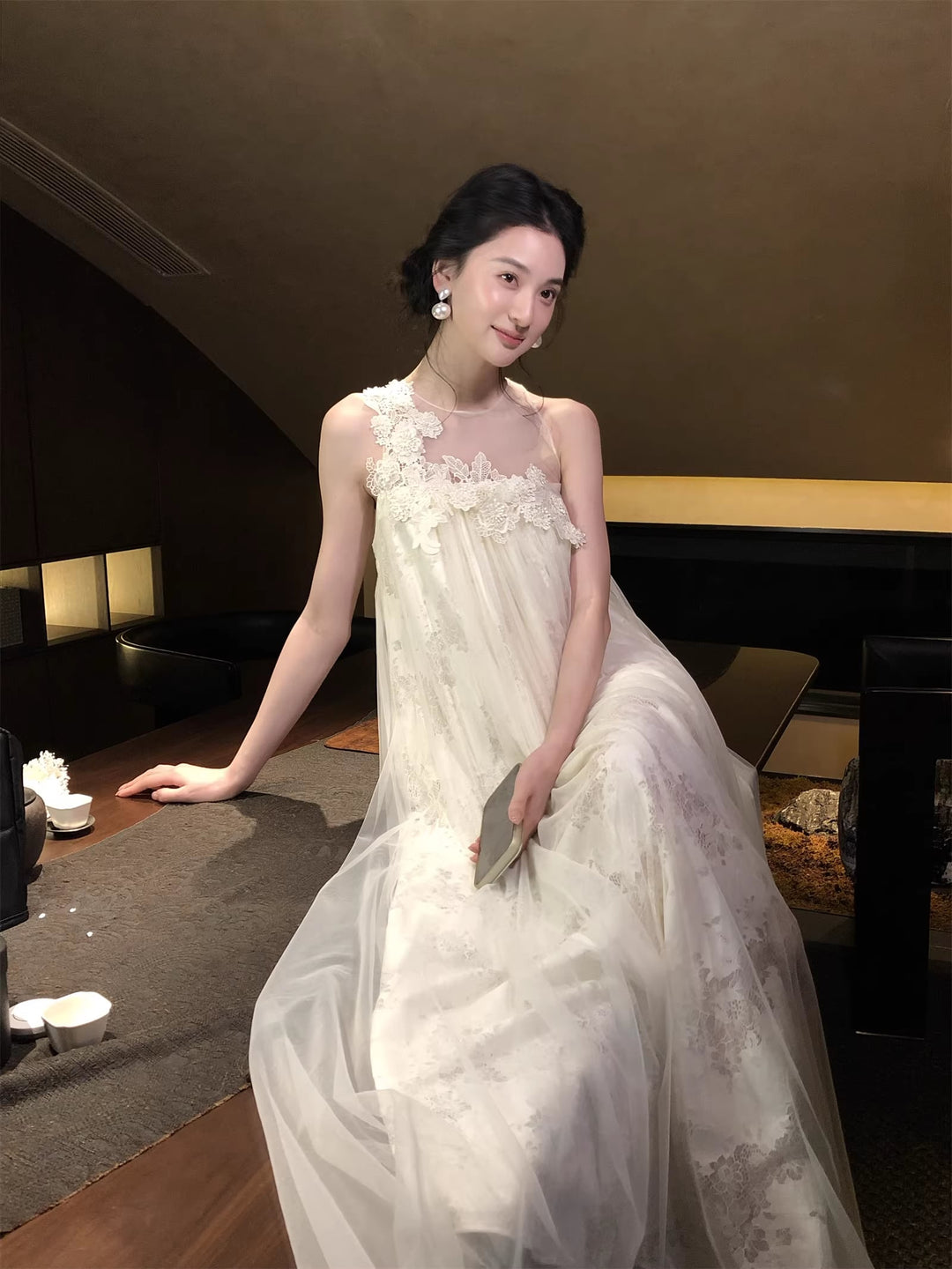 【dress】立体感フラワーノースリーブチュールワンピース Q8409