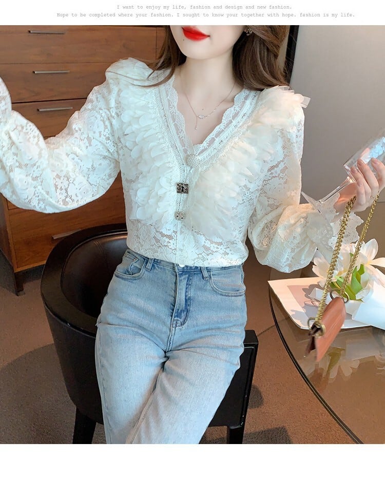 【tops】気質満点大人可愛いVネックレーストップス　M17604