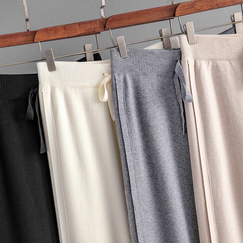 【bottoms】スリットニットワイドパンツ　M18416