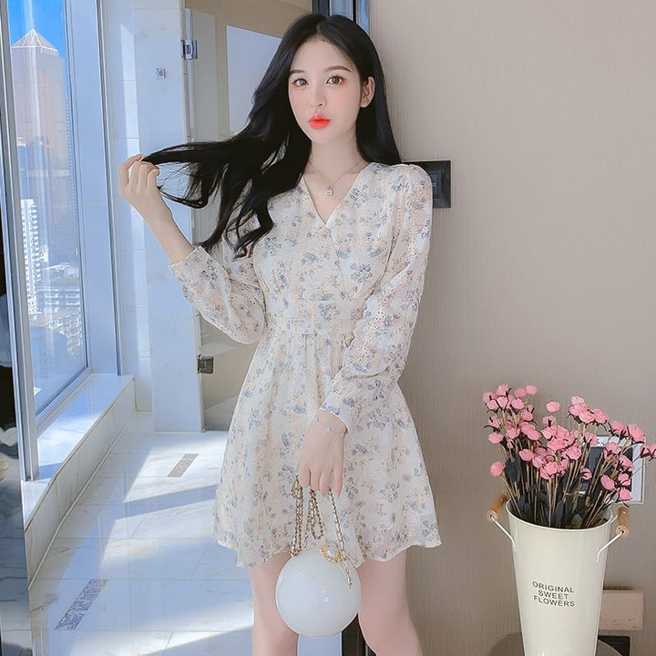 【dress】絶対流行Vネックスウィート花柄ワンピース　M17220