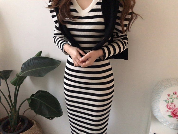 【dress】ボーダー柄Vネック配色ニットワンピース　M17717